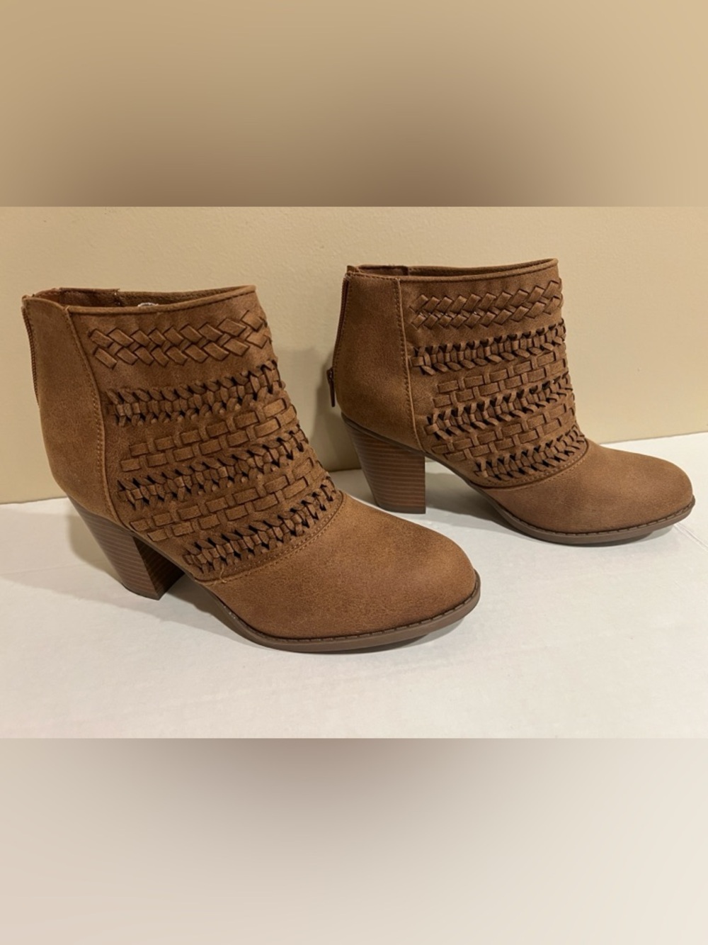 Maurice Women’s Boho Western Woven Brown Block Heel Ankle Booties Faux Leather 8 - Picture 2 of 10